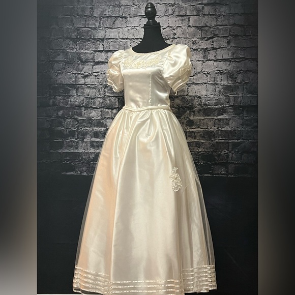 First Communion Dress - Picture 2 of 7